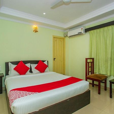 Oyo 25121 Bns Lodge Bangalore Luaran gambar
