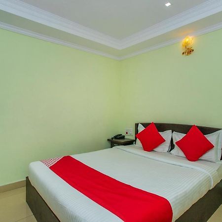 Oyo 25121 Bns Lodge Bangalore Luaran gambar