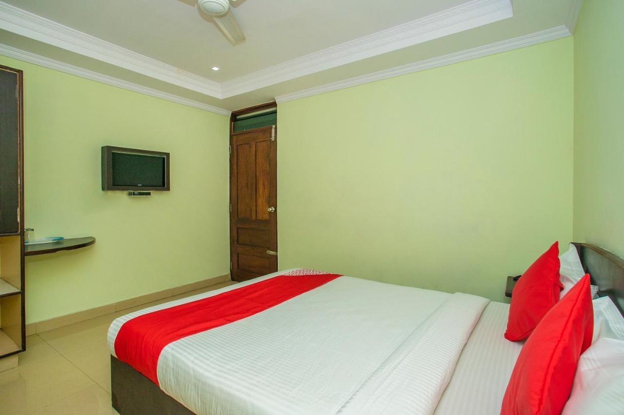 Oyo 25121 Bns Lodge Bangalore Luaran gambar