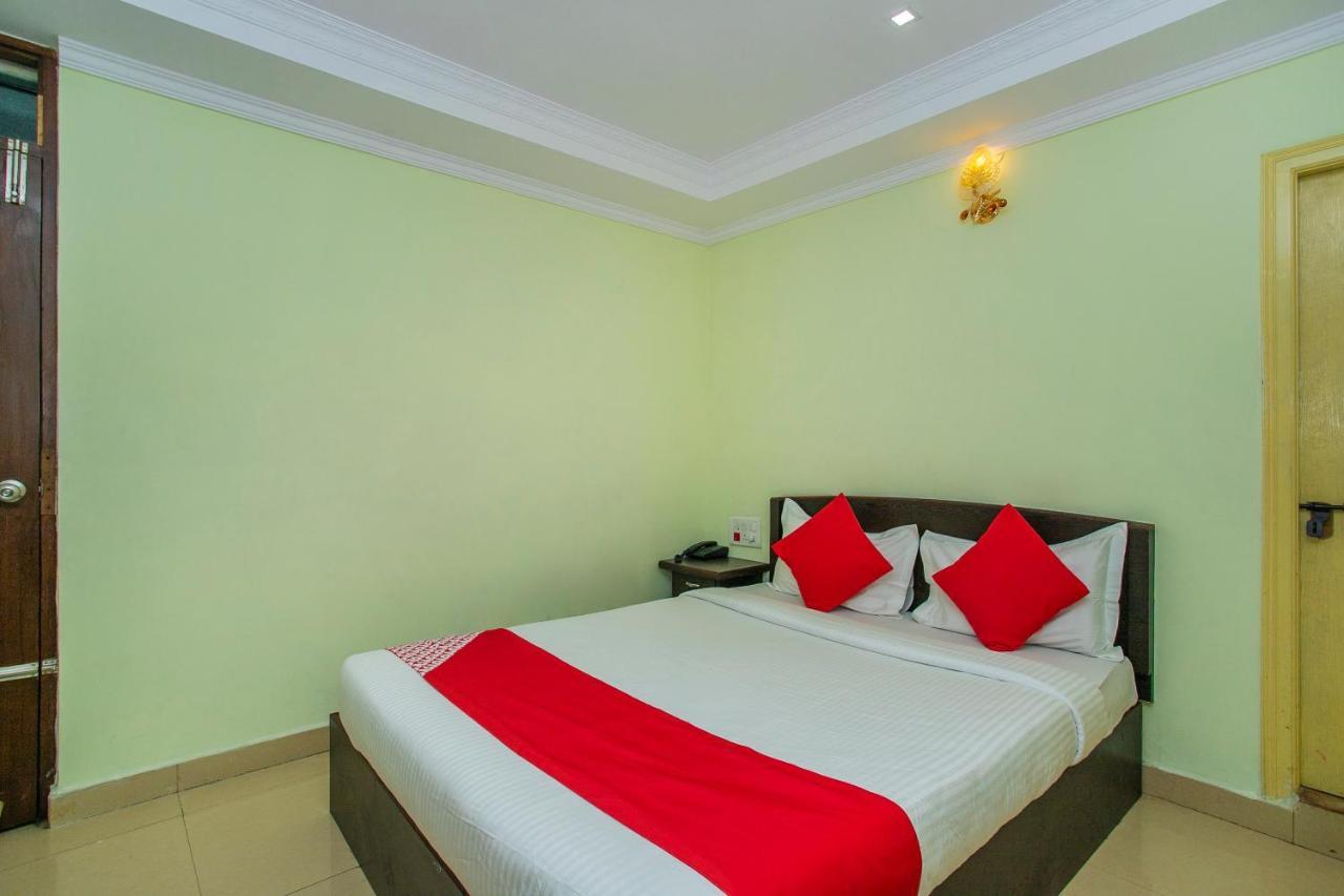 Oyo 25121 Bns Lodge Bangalore Luaran gambar