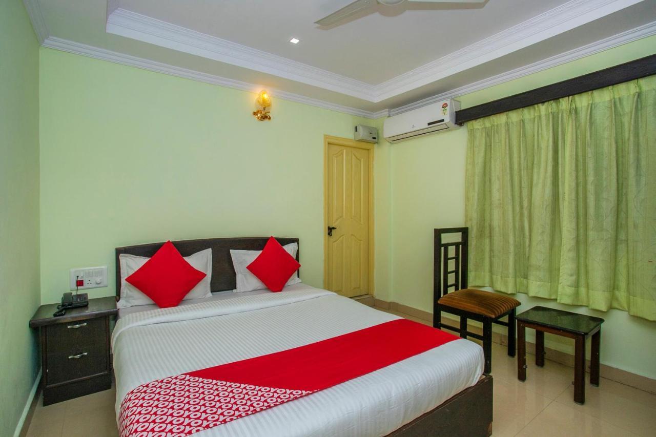 Oyo 25121 Bns Lodge Bangalore Luaran gambar