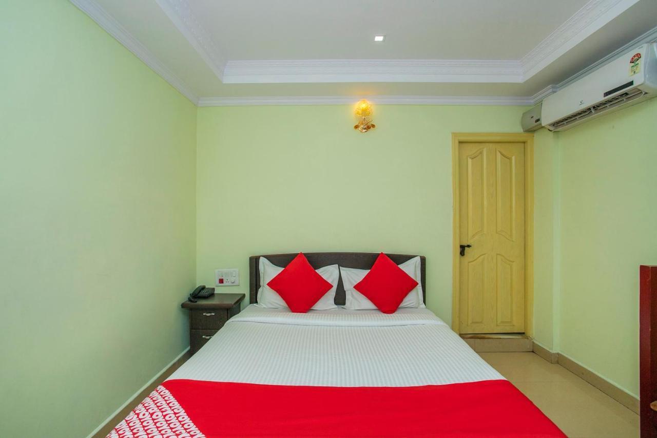 Oyo 25121 Bns Lodge Bangalore Luaran gambar