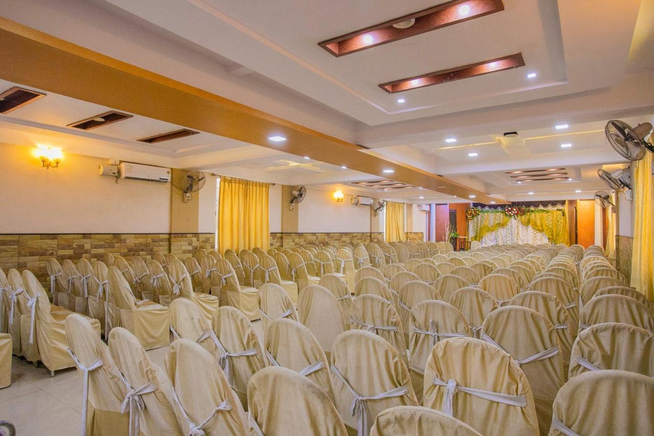 Oyo 25121 Bns Lodge Bangalore Luaran gambar