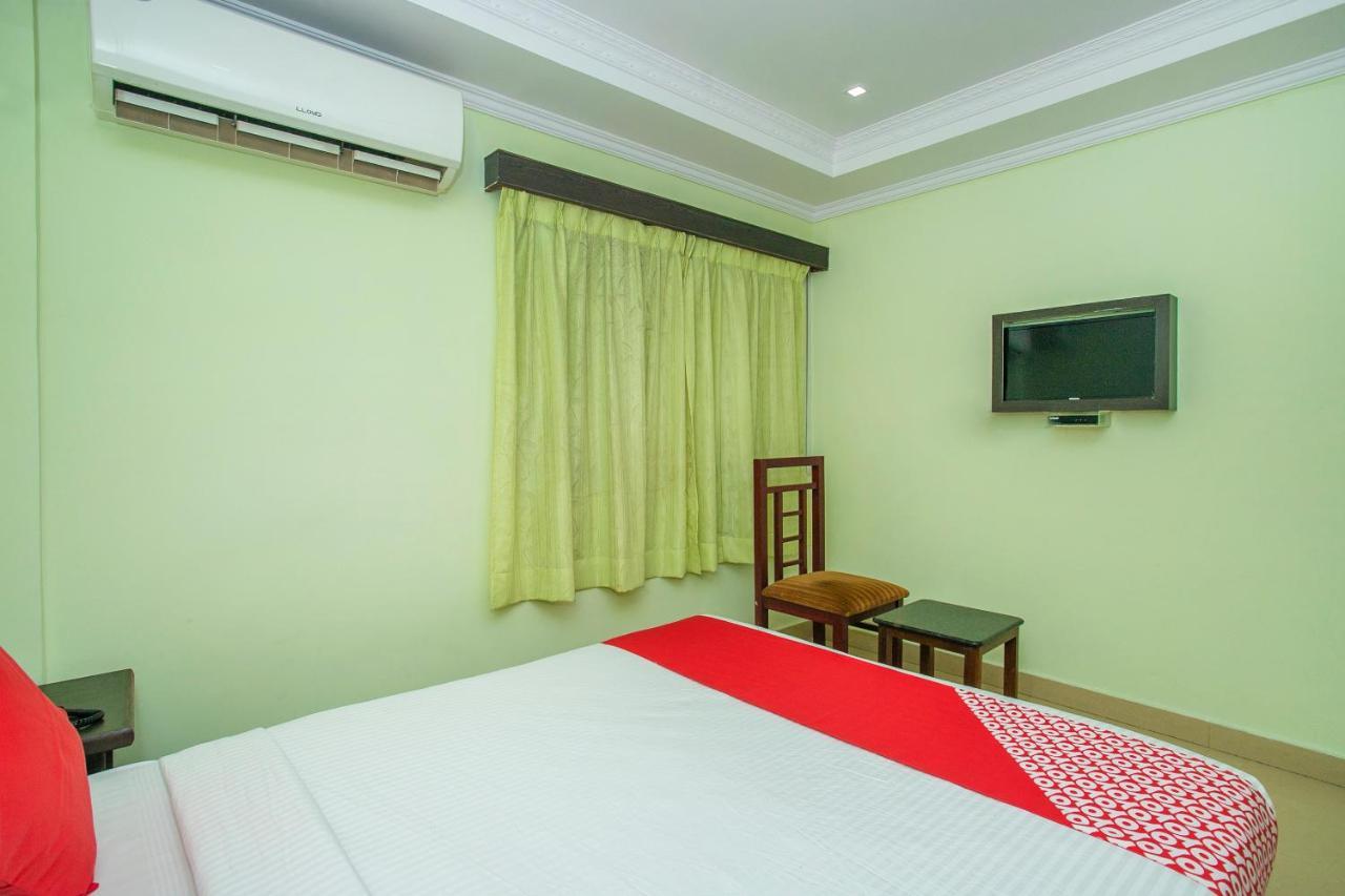 Oyo 25121 Bns Lodge Bangalore Luaran gambar