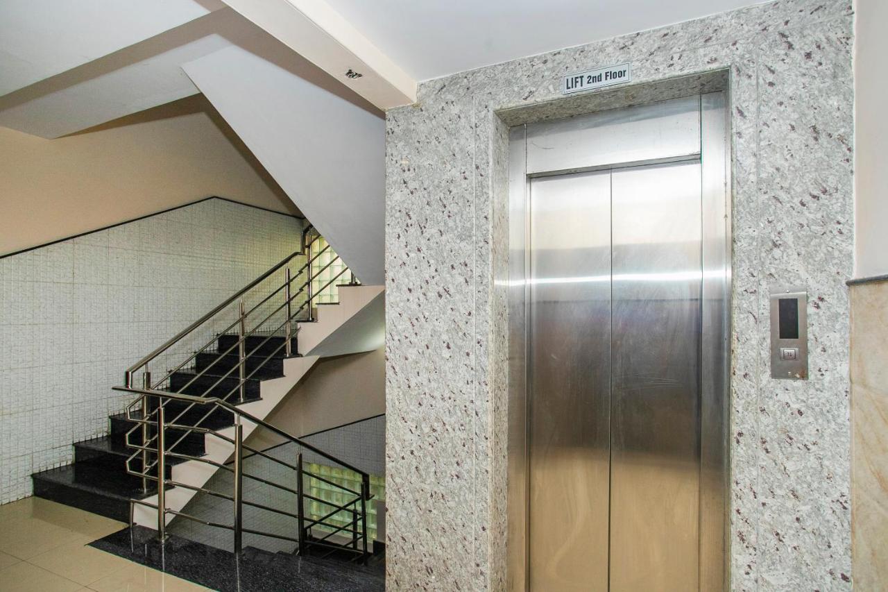 Oyo 25121 Bns Lodge Bangalore Luaran gambar